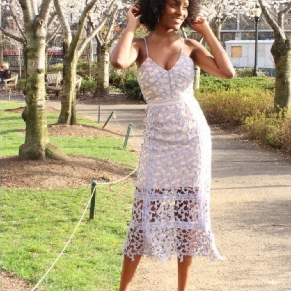 Elliatt Tingle Floral Crochet Lace Overlay Midi Dress Lilac Grey Purple Nude M - Picture 4 of 16